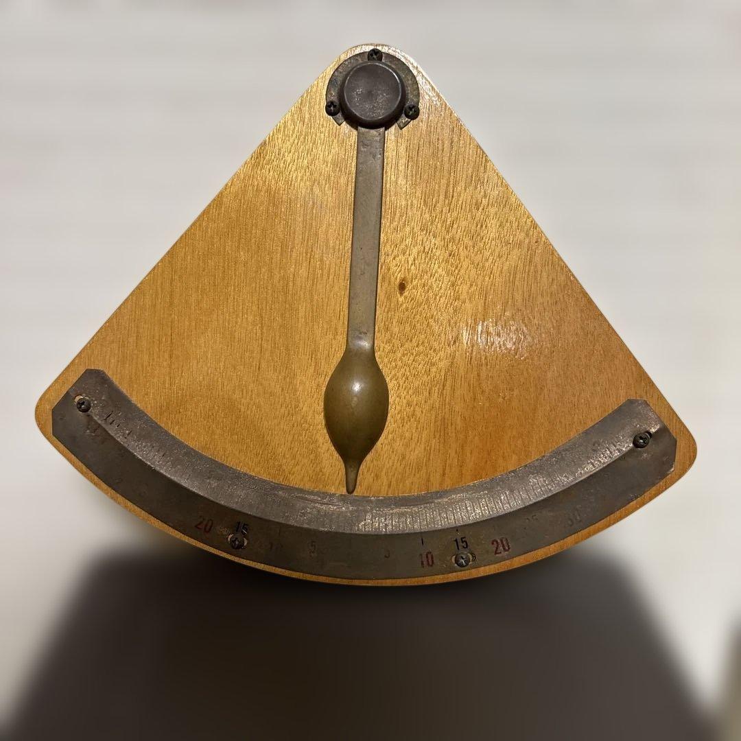 アンティーク測定器 木製 三角形