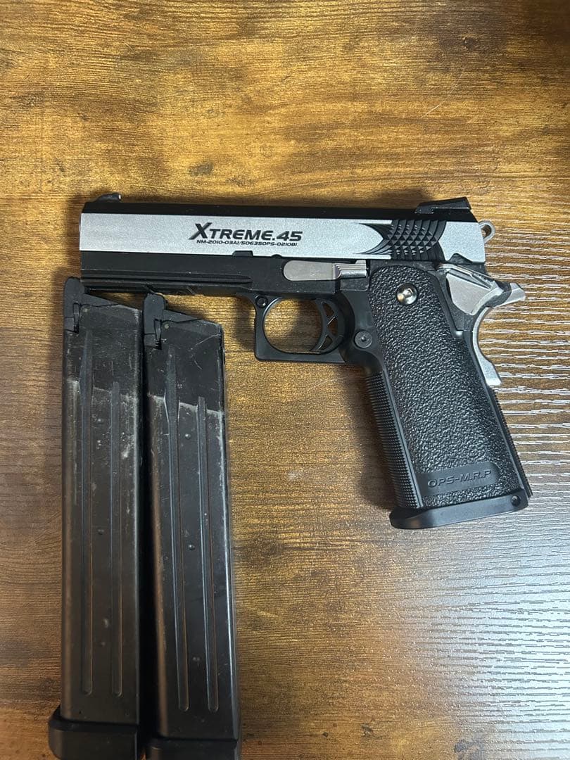ハイキャパ XTREME .45 ロングマガジン2本付き