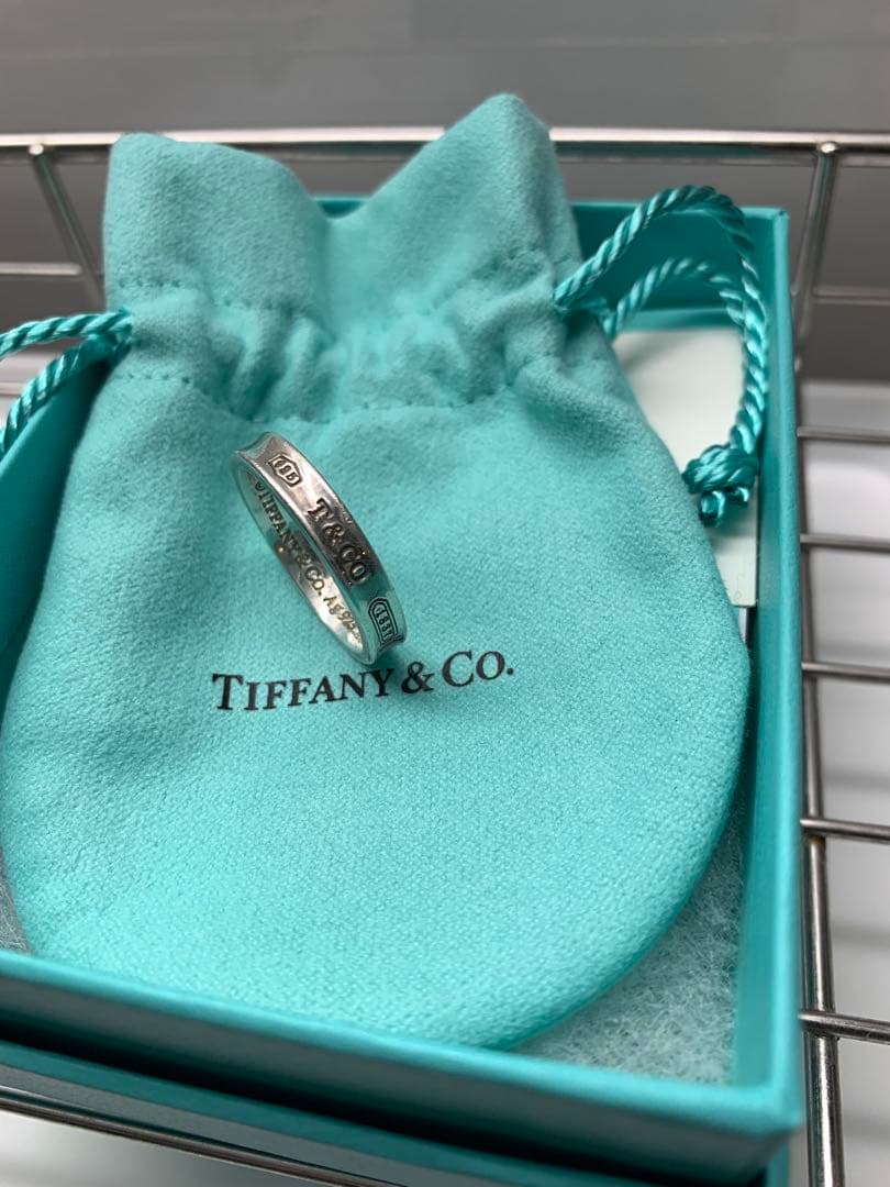 恐らく19号です。 銀座のショップで購入、箱・小袋付