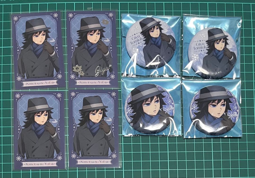 鬼滅の刃 AGF2025 ホログラム缶バッジ チェキ風ブロマイド 冨岡義勇