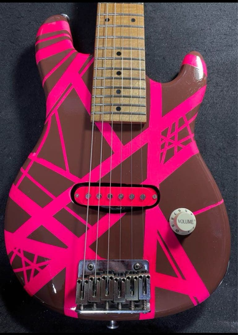 photogenicのミニギターをチョコレートバンブルビーver.リフィニッシュ