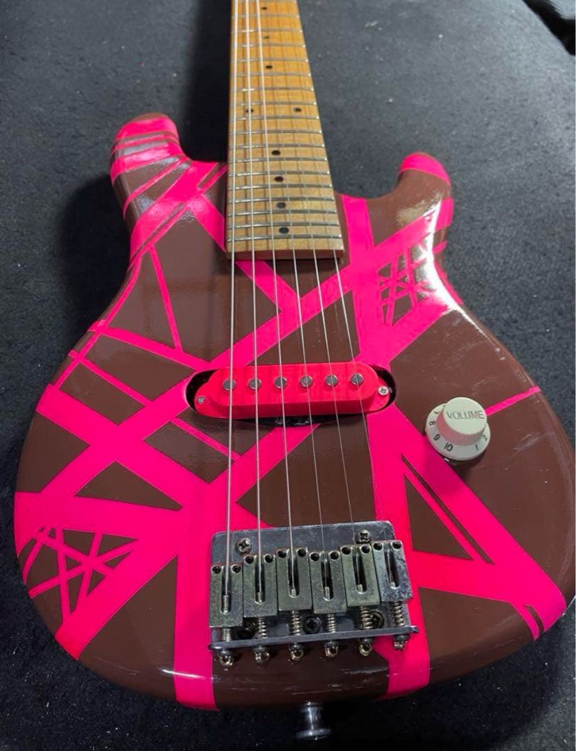 photogenicのミニギターをチョコレートバンブルビーver.リフィニッシュ