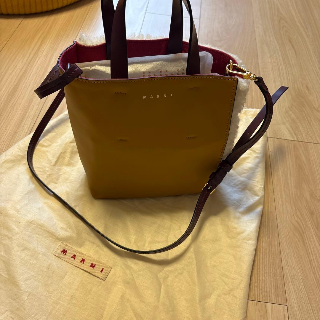 MARNI イエロークリーム ショルダーバッグ