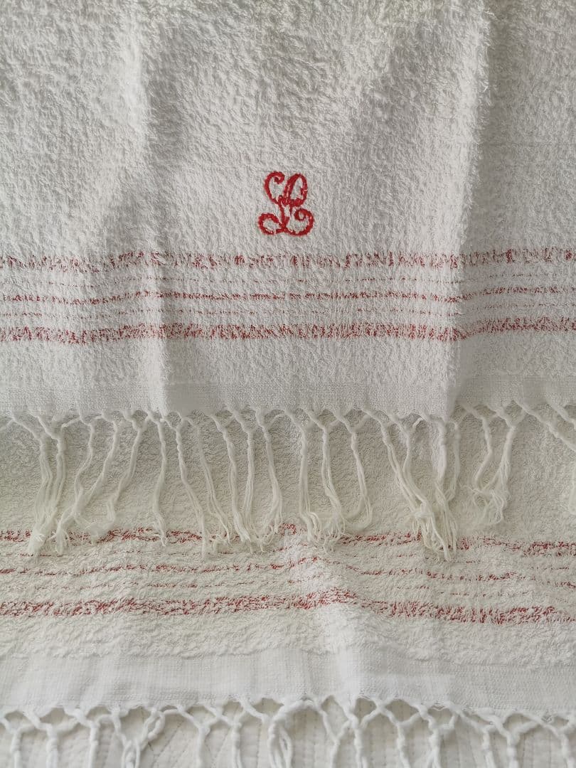 アンティークフランス レッドラインボーダー モノグラム刺繍Ｌ ふっくらバスタオル