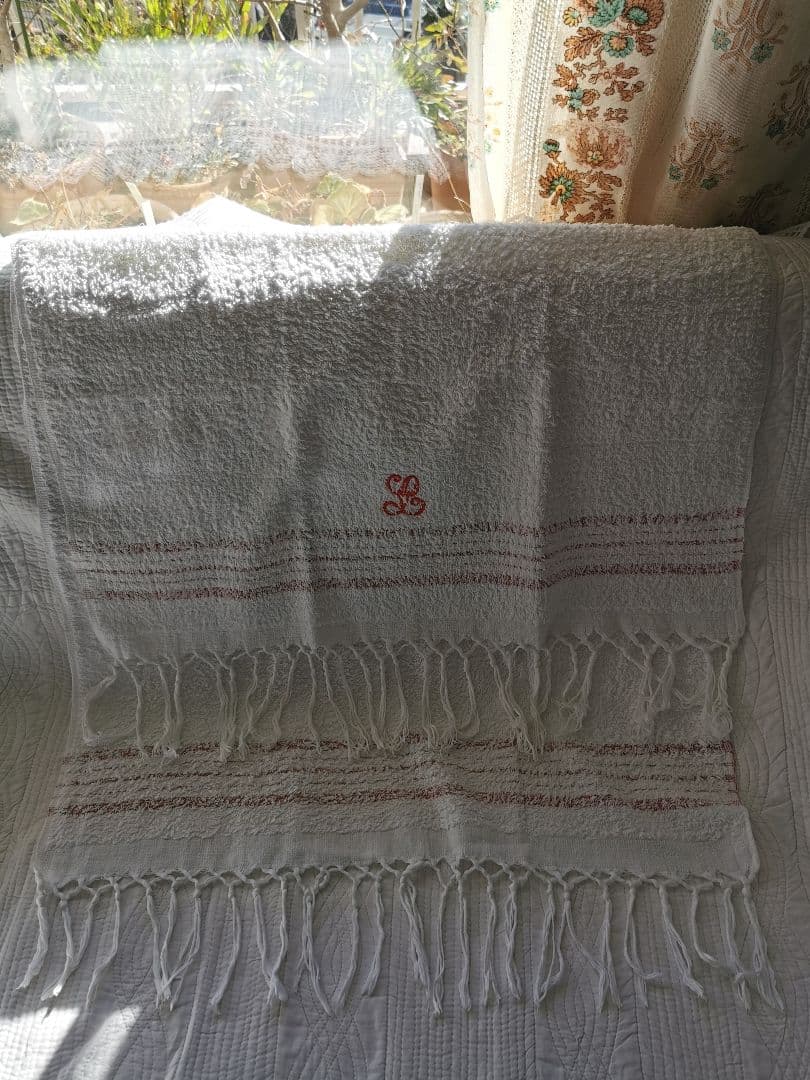 アンティークフランス レッドラインボーダー モノグラム刺繍Ｌ ふっくらバスタオル