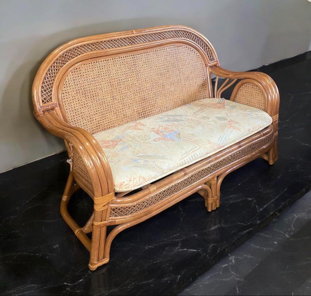 ヴィンテージ　ラタンのベンチ　レトロな雰囲気が逆にモダン　55×118×78cm