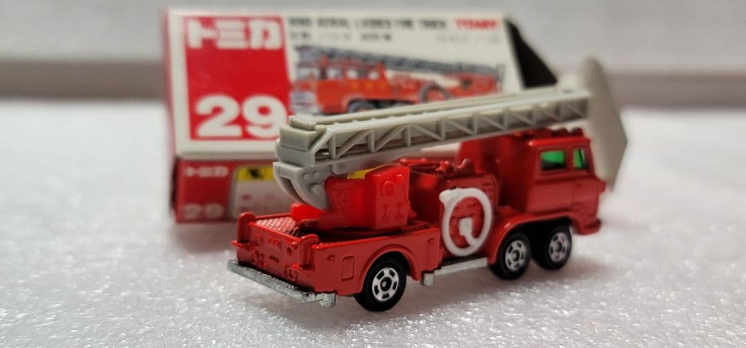 【送料無料】未使用！日野 はしご 消防車 ミニカー 「 トミカ 」