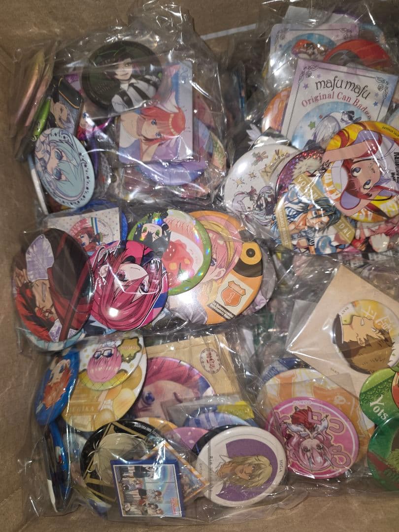 アニメ　ゲームグッズ　バッジ　まとめ400点以上