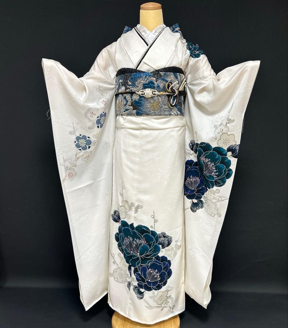 8/17迄　白地のクールな青緑色の梅の振袖フルセット
