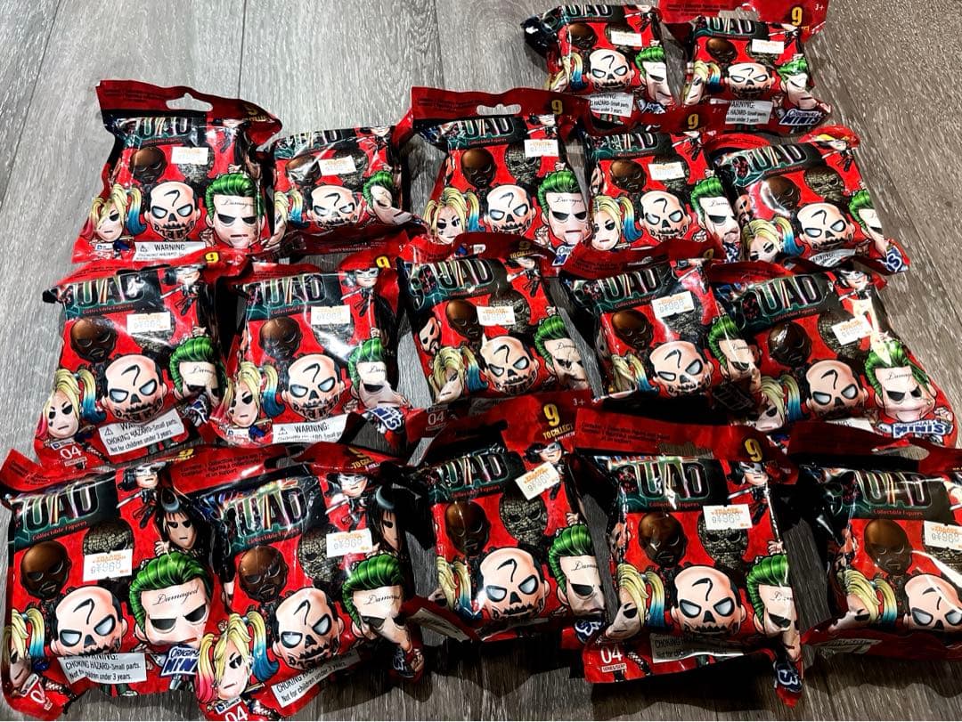 Suicide Squad スーサイドスクワッド　コレクタブルフィギュア 17個