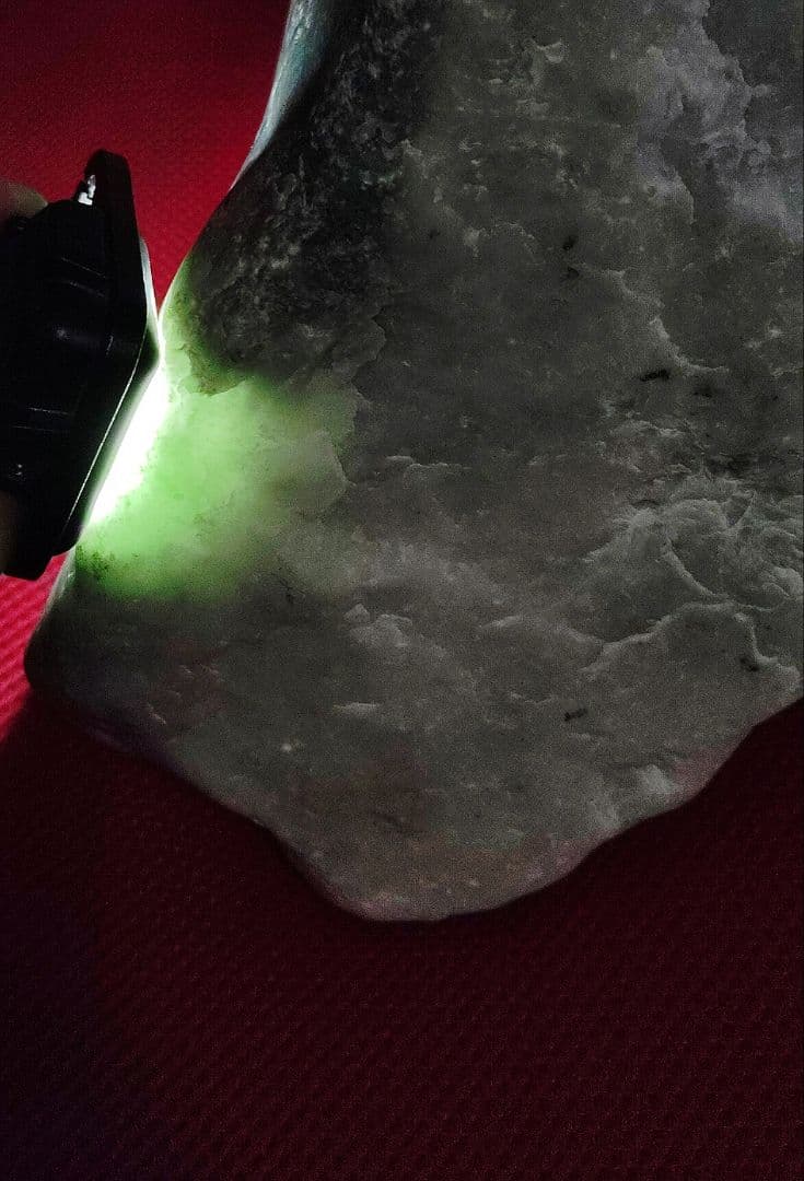 ★翡翠原石★糸魚川硬玉【小滝・転石川ズレ・ウブ17.65kg】