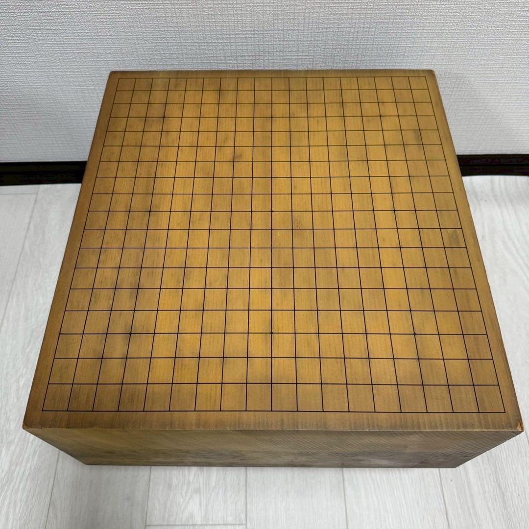 新榧 碁盤 脚付き 碁盤 厚み約5寸7分 45.5×42cm 高級囲碁盤 天然木