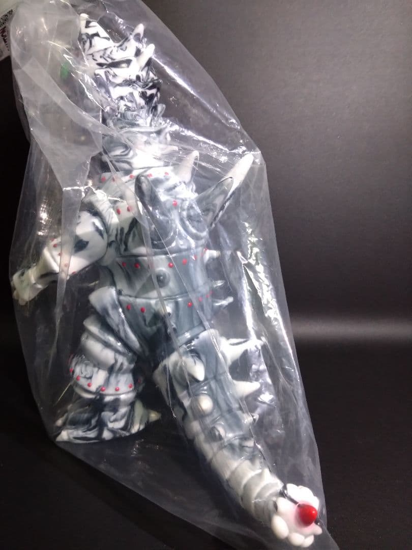 ドリームロケット 怪獣ロボット(黒白マーブル) ソフビ