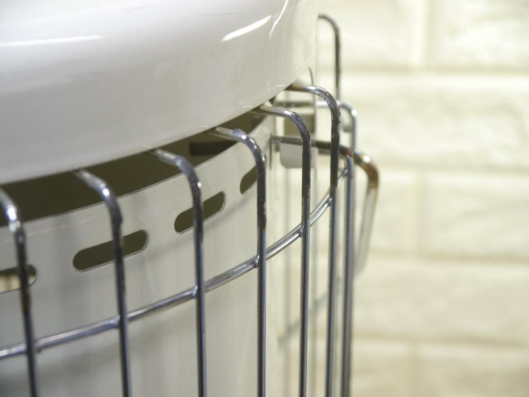 送料込み◆2013⑤◆コロナ　石油ストーブ　円筒形　ホワイト 安全ガード付き