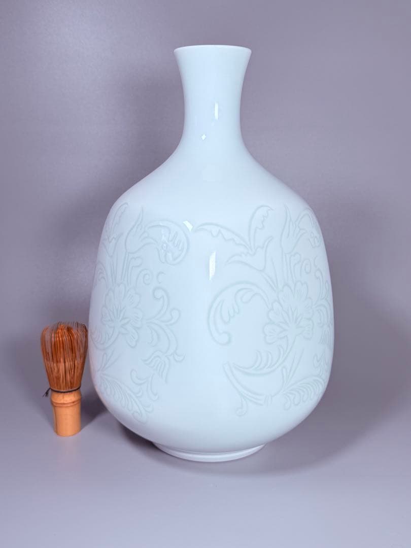 人間国宝　井上萬二作　青白磁彫文面取　大作　36㎝　販売価格120万円　本物保証