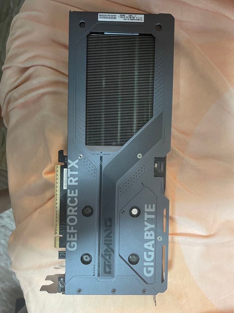 GIGABYTE GEFORCE RTX 5060 Ti 16gb本体