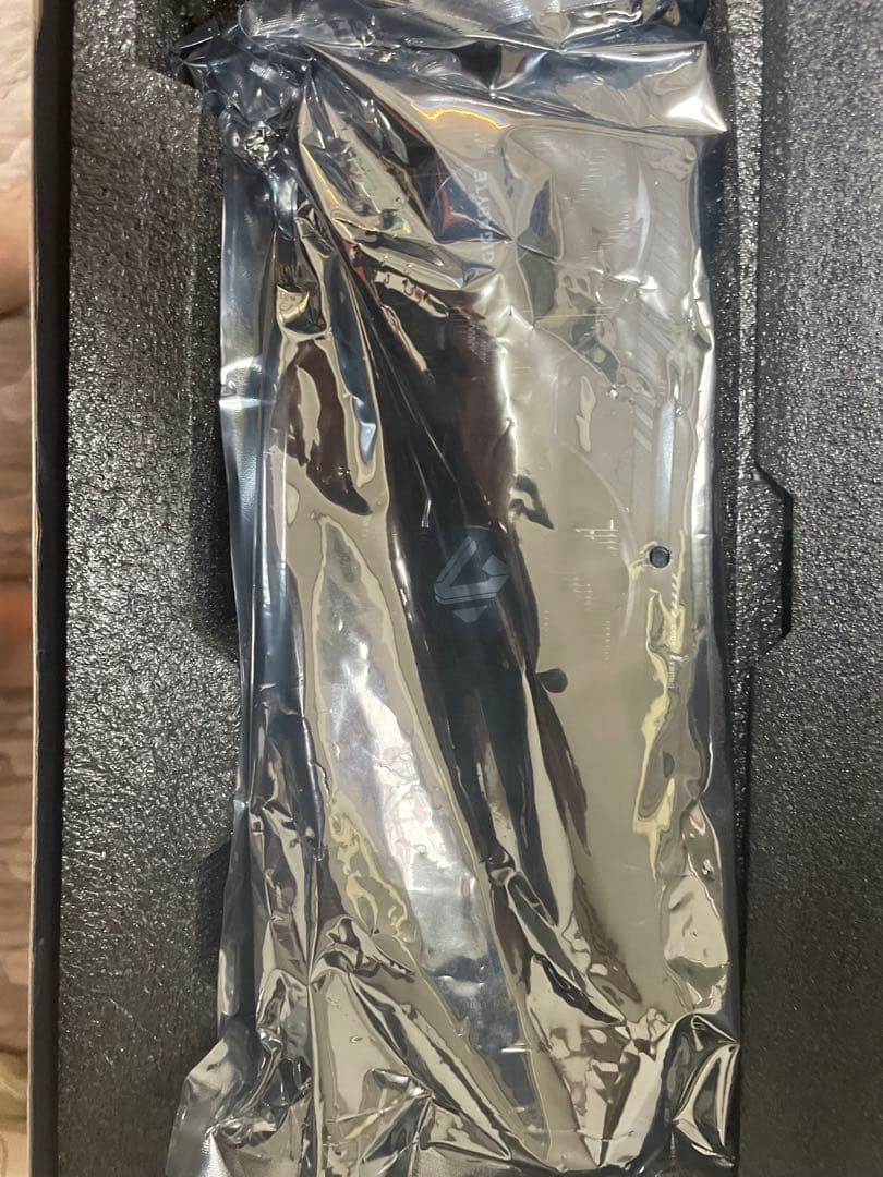 GIGABYTE GEFORCE RTX 5060 Ti 16gb本体