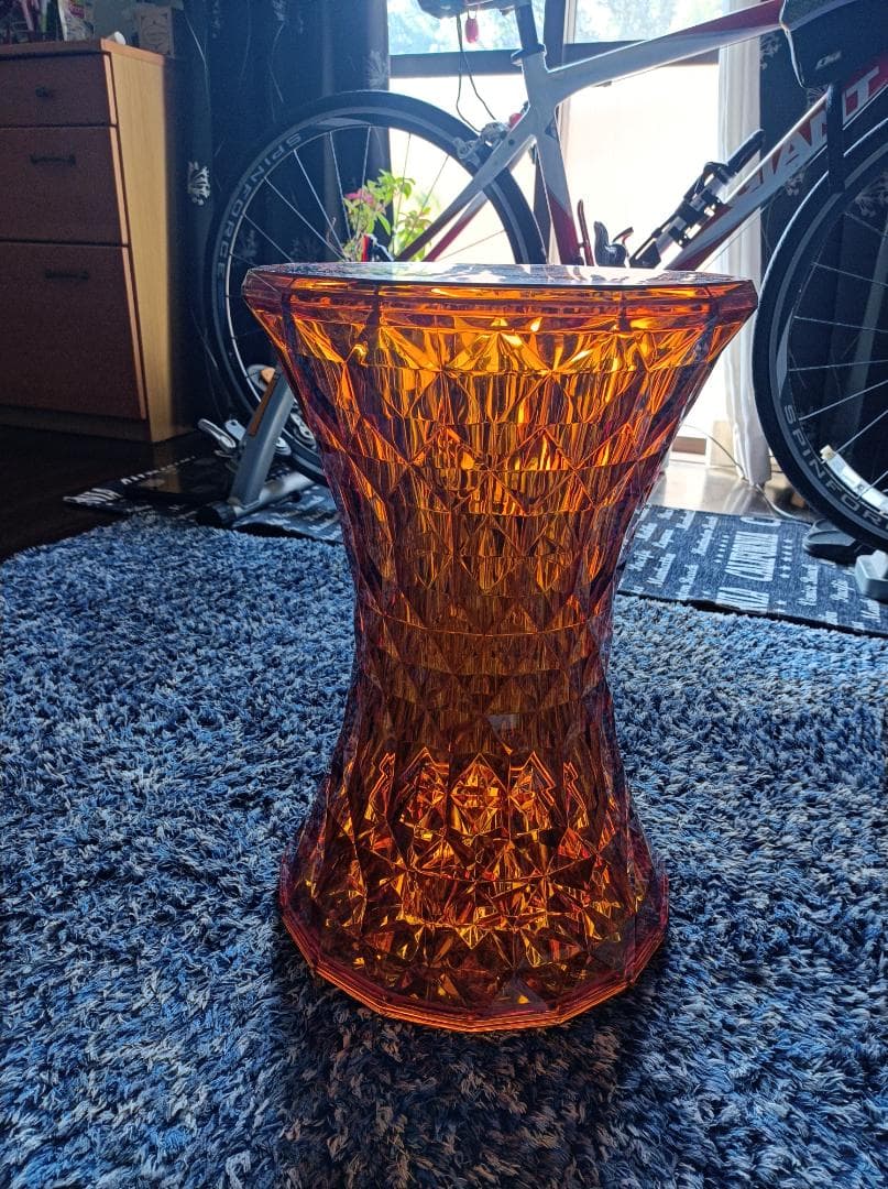 正規品カルテルスツールアンバー