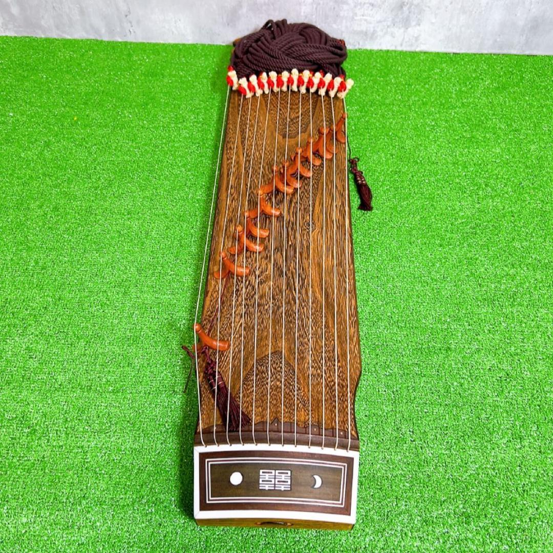 伽琴　カヤグム 和楽器 弦楽器　民族楽器　韓国　12弦　ケース付き