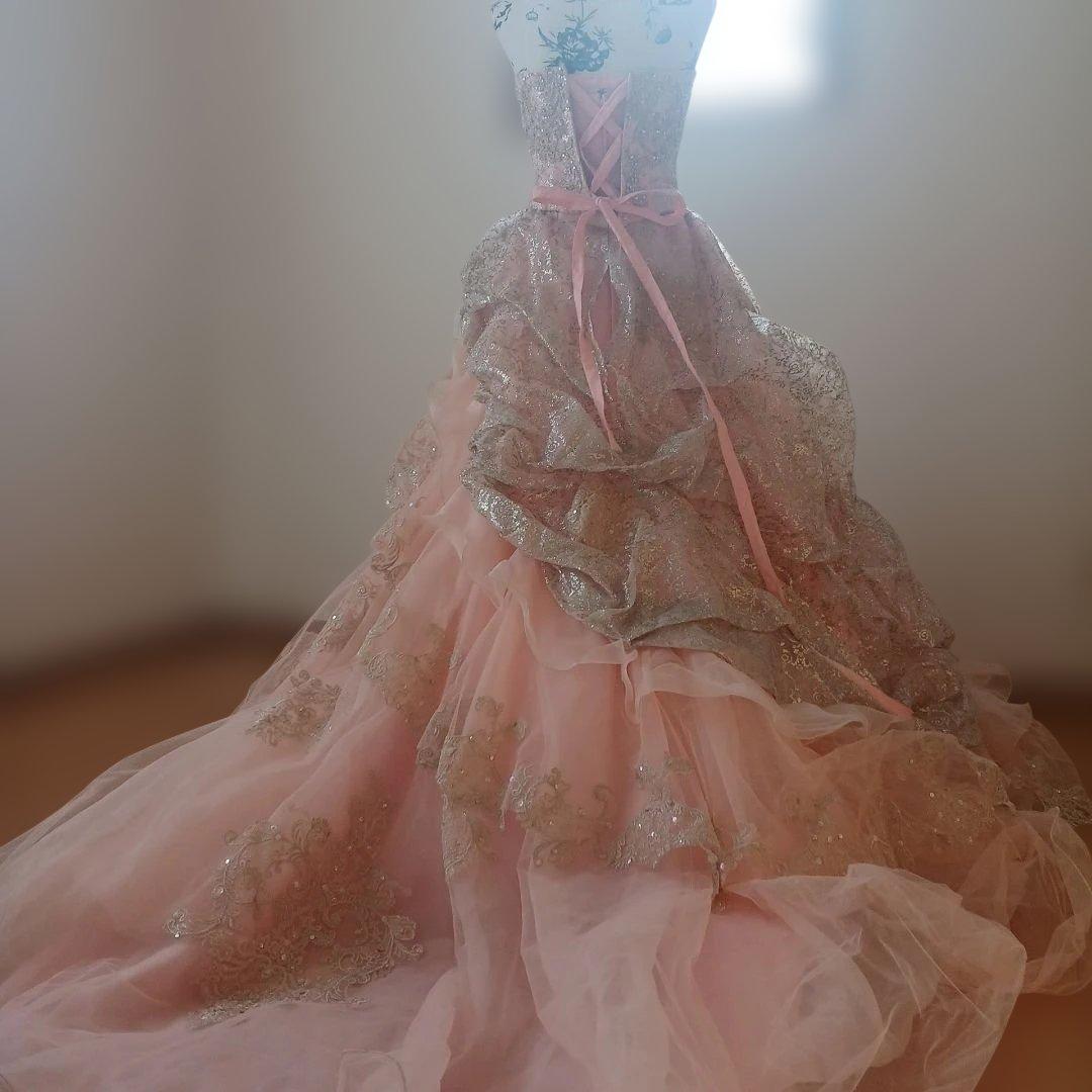 ピンク ストラップレス ウェディングドレス