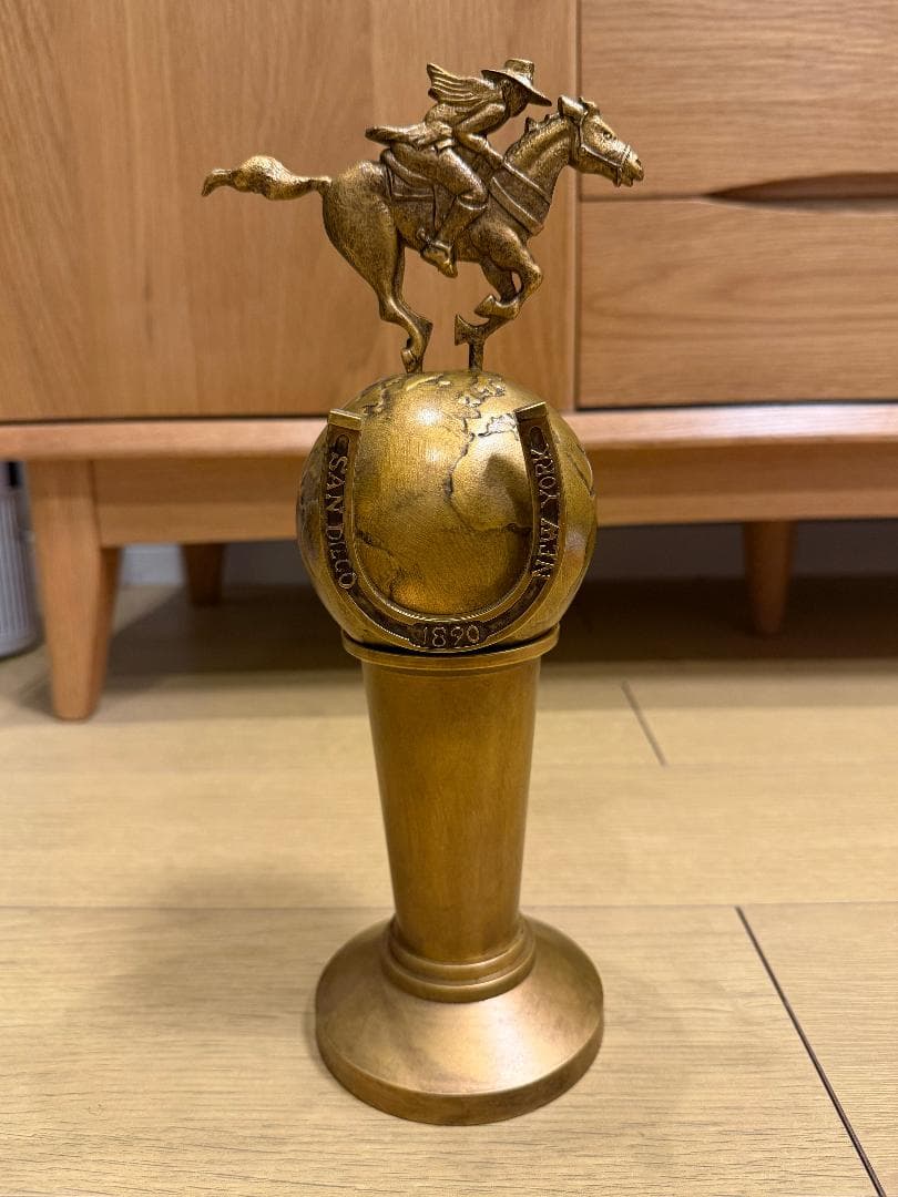 スティールボールラン　優勝トロフィー　　一番くじA賞　貯金箱