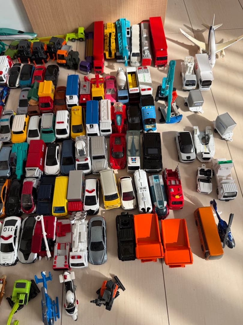 d*7様 トミカ まとめ売り 200台以上