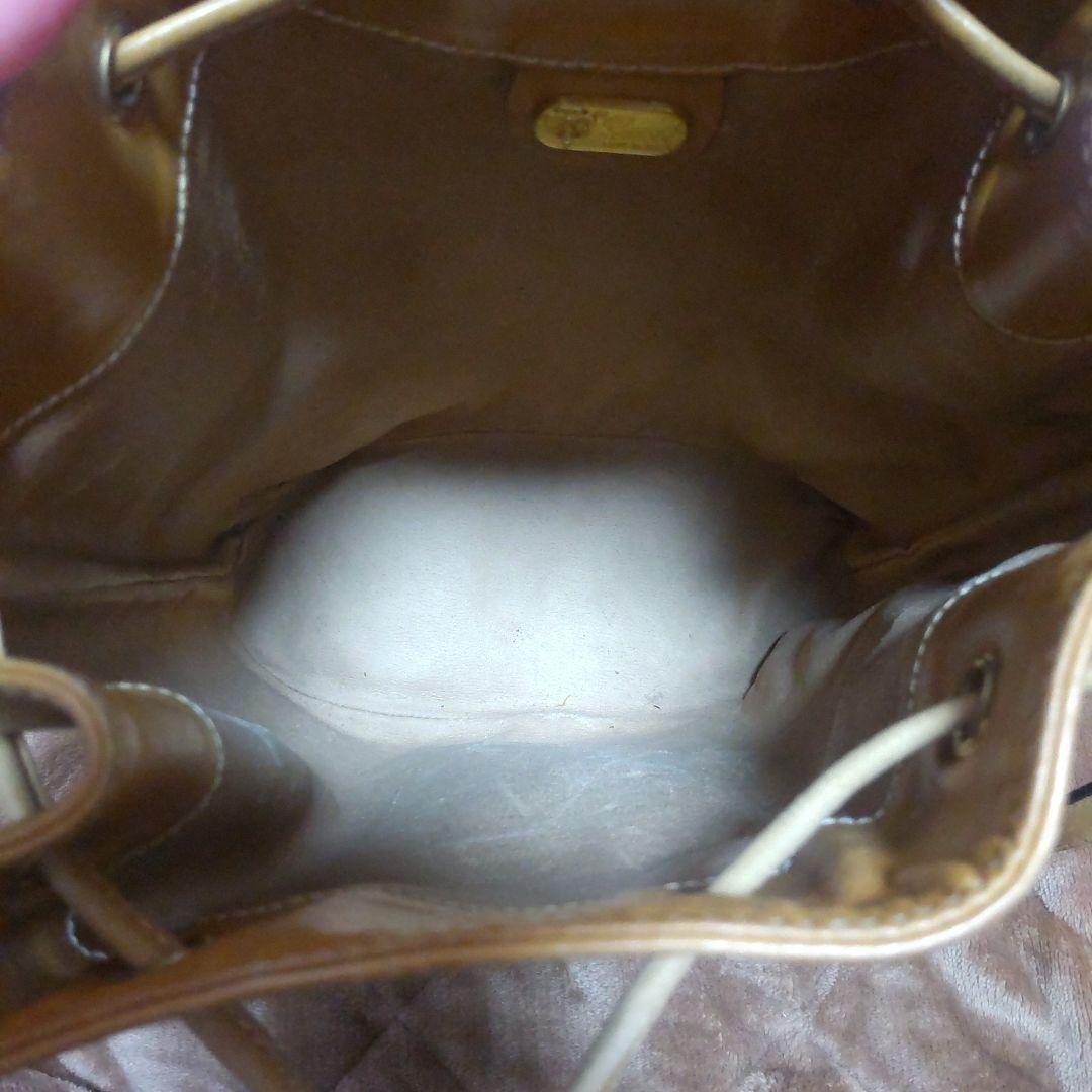 依頼承知致しました。Gucci ロゴ入り ショルダーバッグ 中型