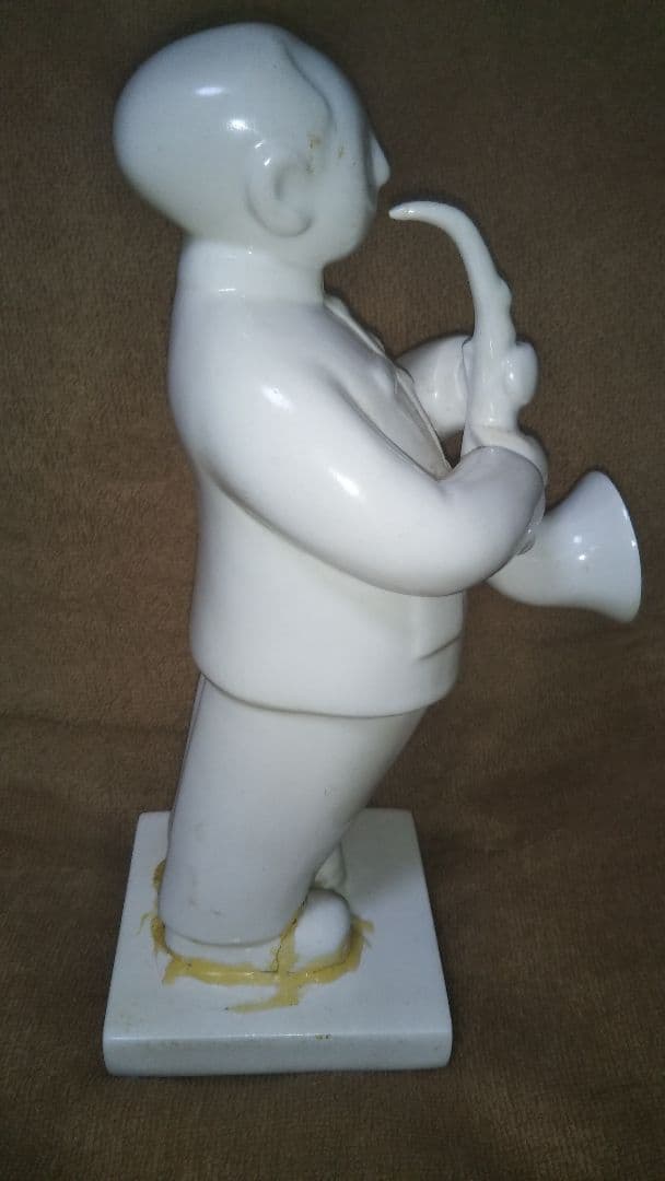 陶製「毛沢東(?)」喇叭(ラッパ)吹奏立像