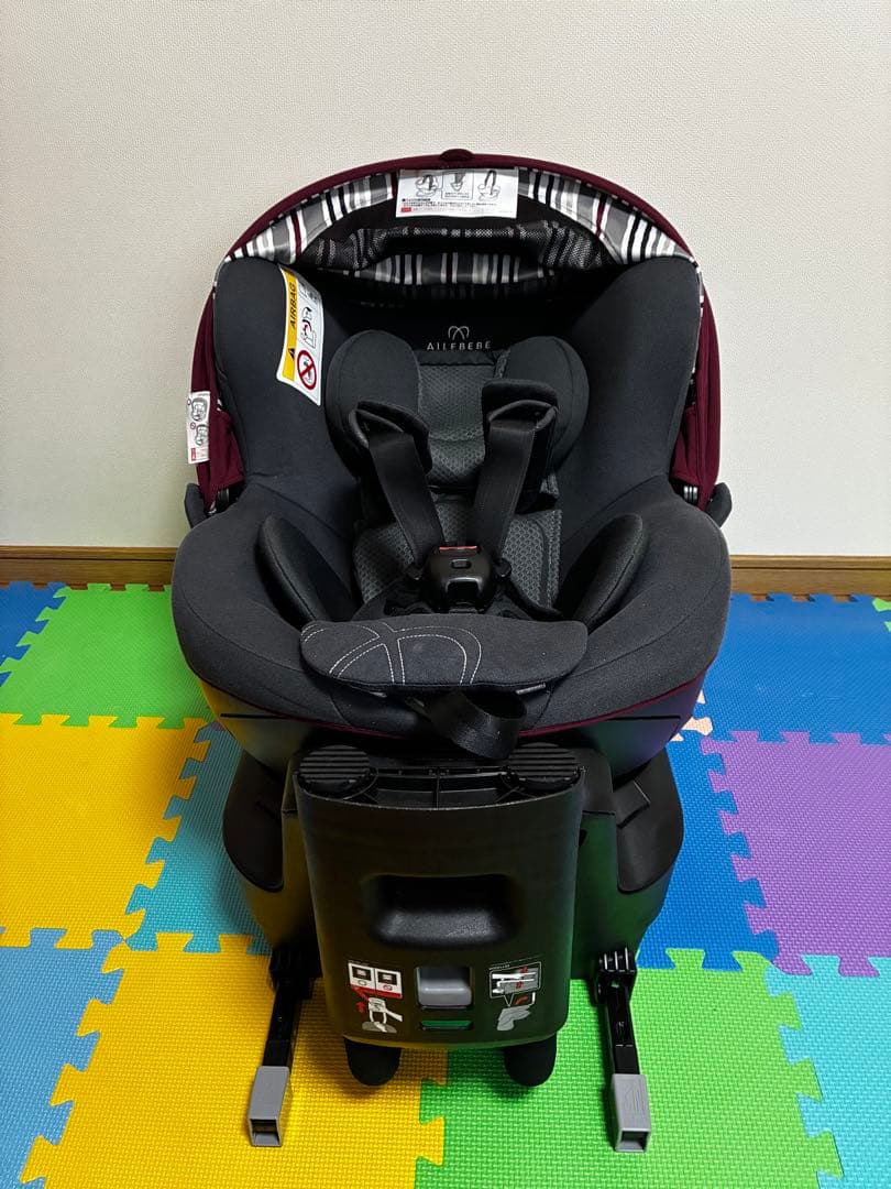 【かおりん】エールベベ　クルット5 oui チャイルドシート　新生児対応