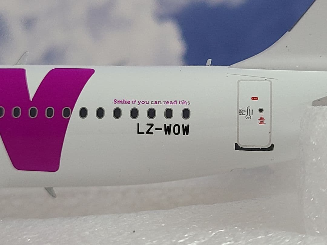 専用品 A320-200 WOW航空 LZ-WOW　1/200 新品・未使用品