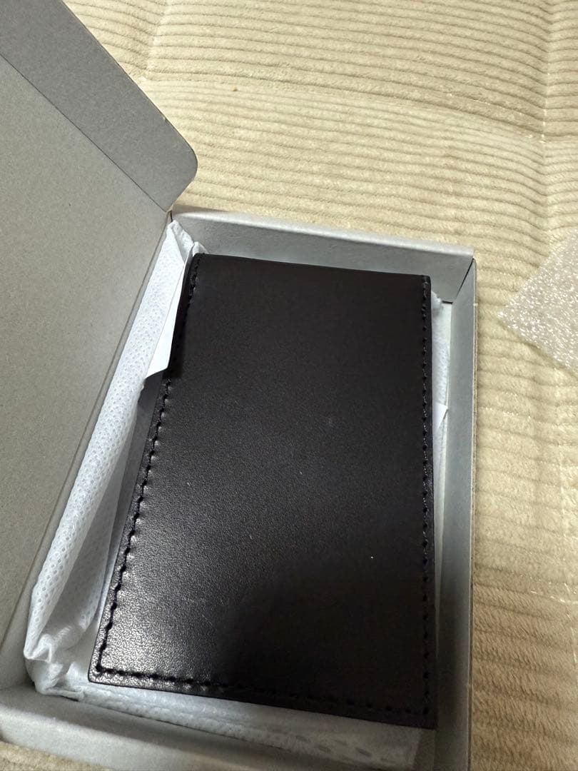 スマホスタンドになるマグネット財布「PRESSo Mag」