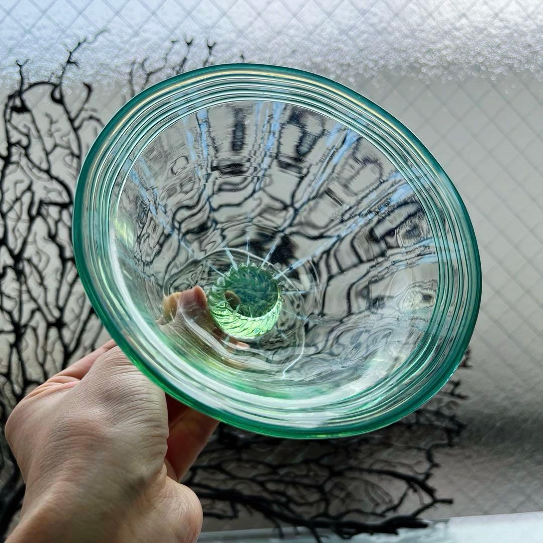 骨董　時代ガラス　希少　若草色　乳白色暈し　千段巻き　反り口　氷コップ　ウラン