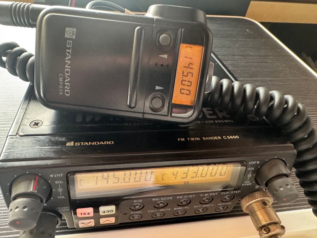 受信機 STANDARD FM Twin Bander C5600