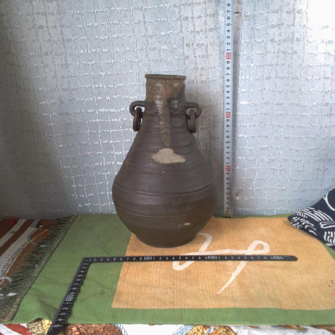 茶色の陶器製壺 金属製ハンドル付き 直しあります