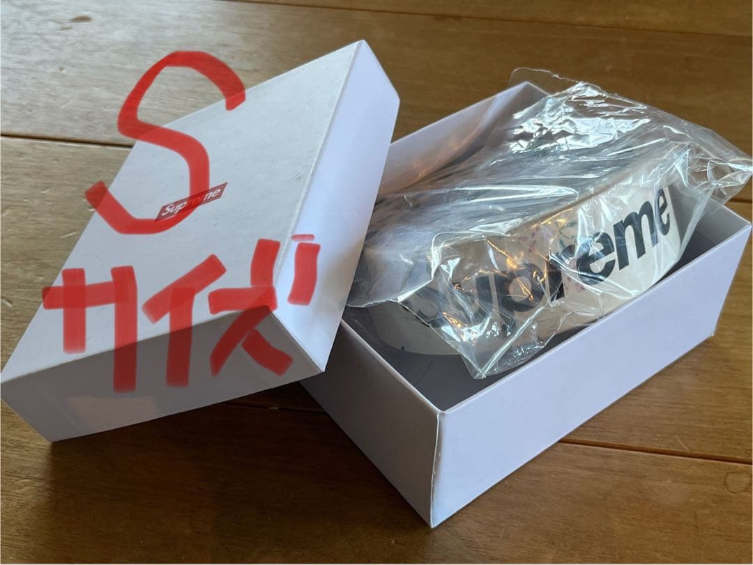 Supreme Repeat Leather Belt Floral 白 ベルト