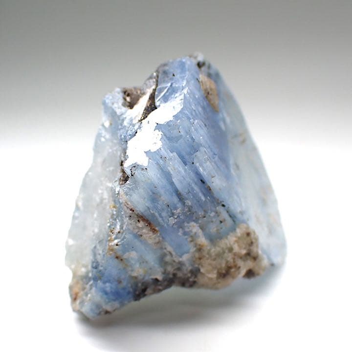 【アフガニスタン/デオダラ山岳産】ボロビエバイト(アルカリベリル)原石