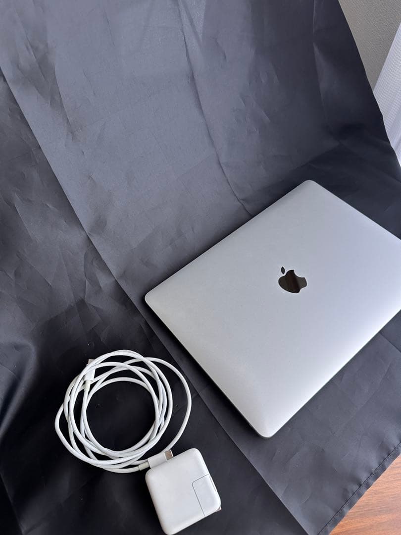 Apple Macbook Air 2020 M1チップ / 16gb /1tb