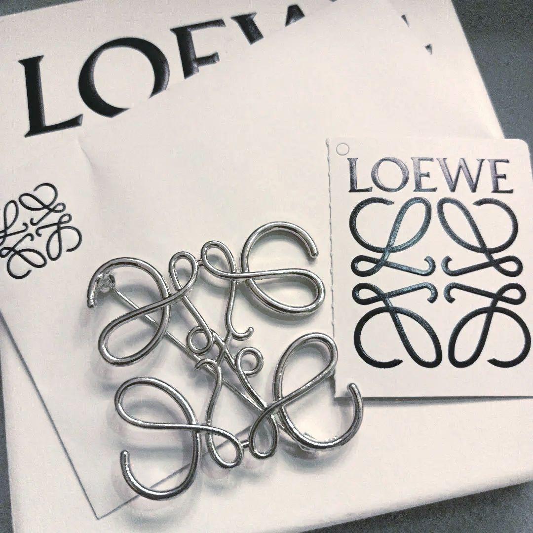 美品　ロエベ　ブローチ　アナグラムブローチ　シルバー