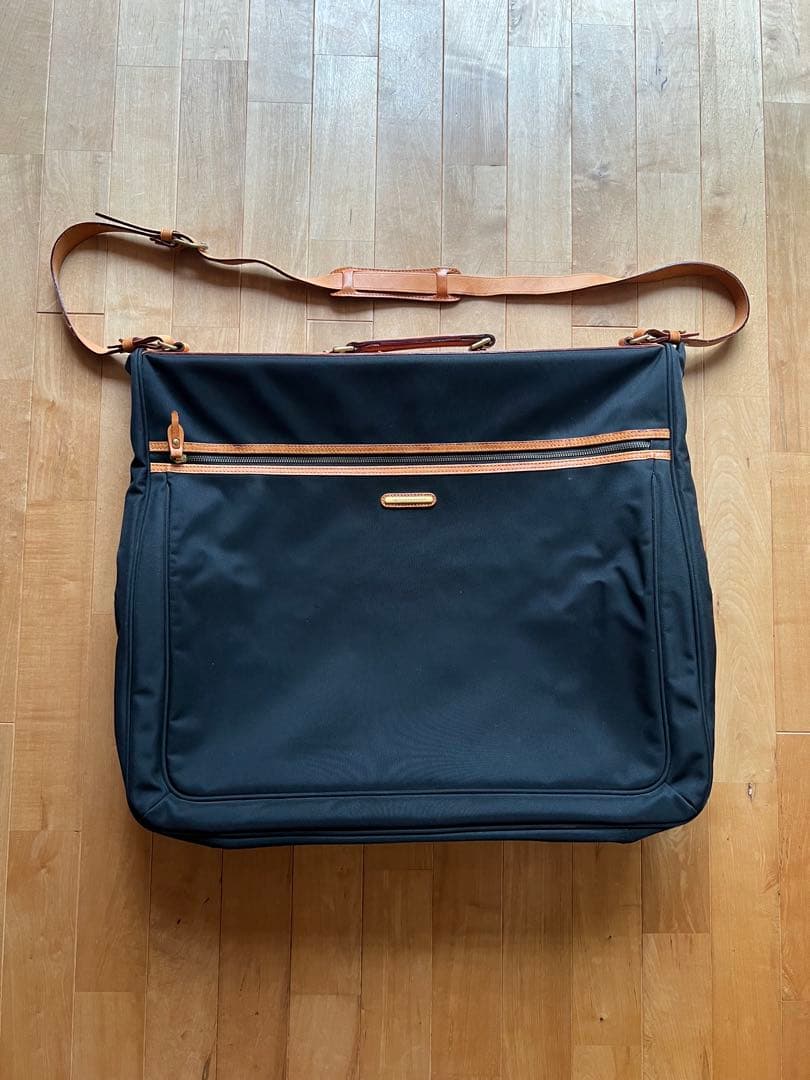 GEOFFREY BEENE ジェフリー ビーン ガーメントケース