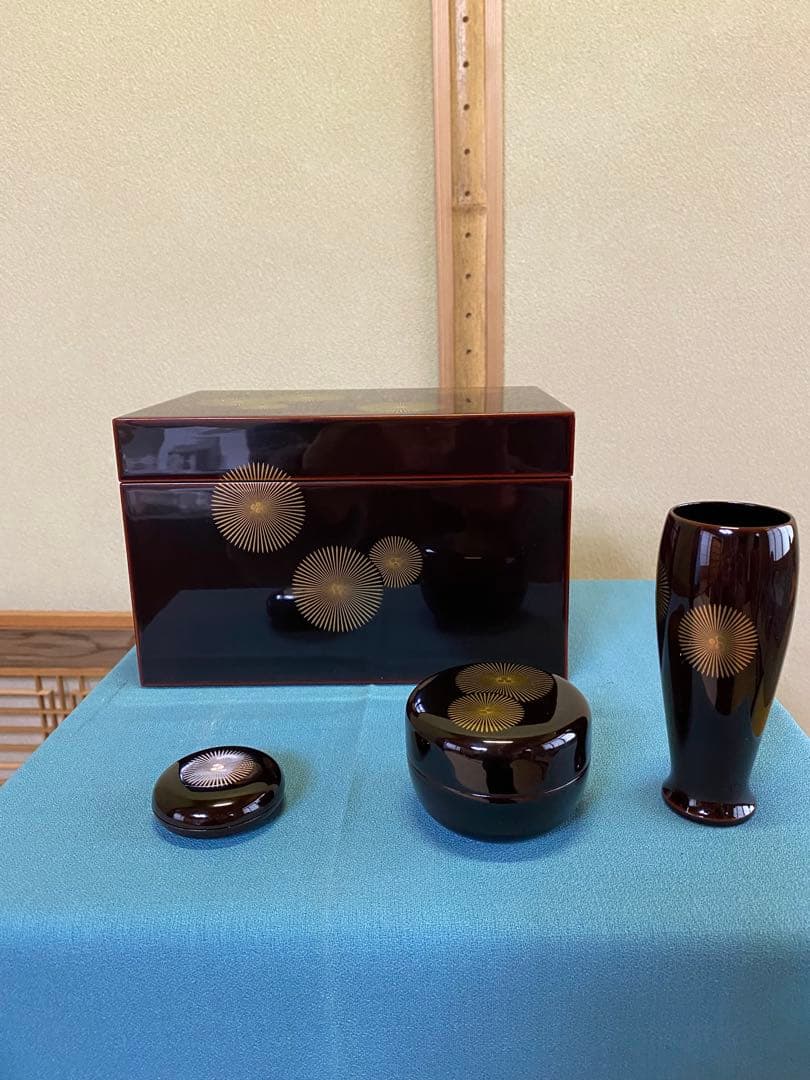 茶道具/茶箱 唐松蒔絵 利休茶箱 溜真塗り 唐松紋 3点セット 工芸品 美品