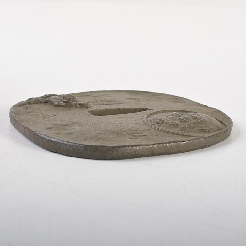 武具　刀装具　古鉄　達磨図　鍔　在銘　N　6450