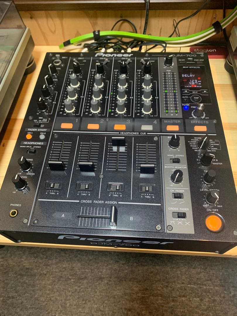 Pioneer DJM-700 DJミキサー