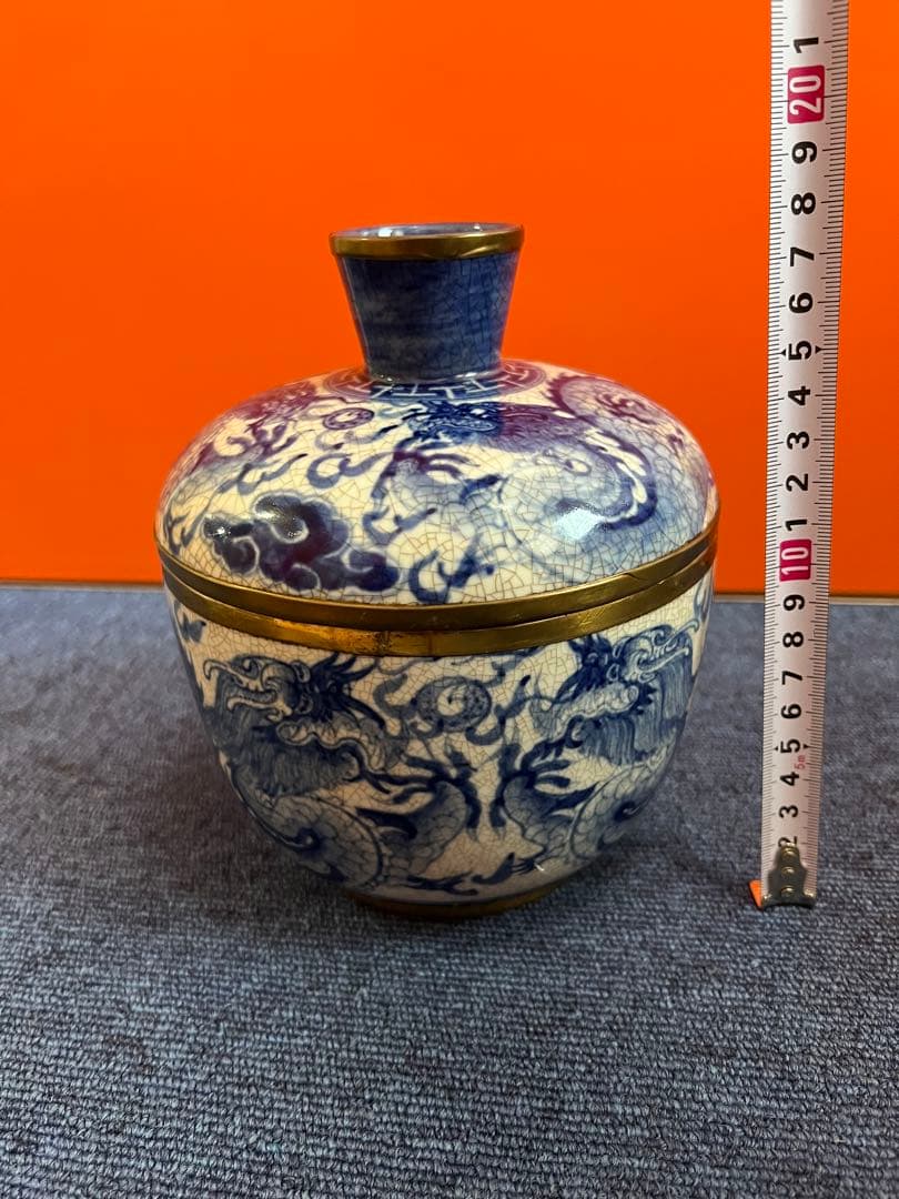 1211 中国 清代   古青花染付 双龍戯珠文　蓋つき器  時代物