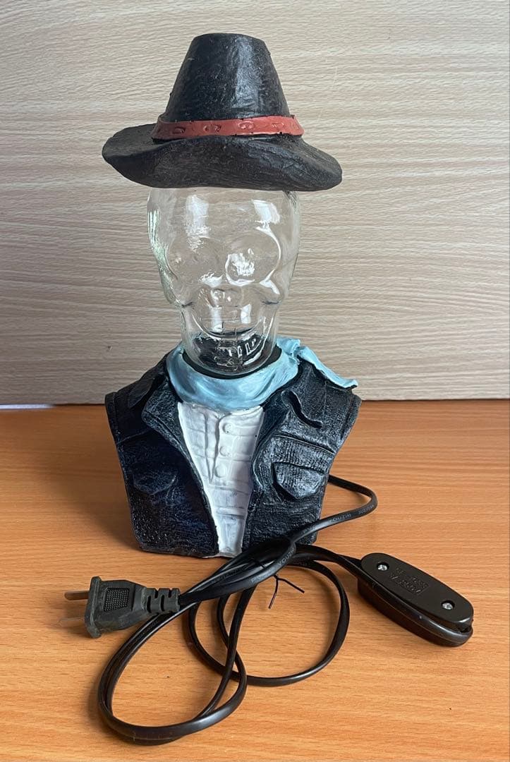 テメ２段　Jia Dia 光るスノードームガラス球型スカルデザイン ランプ