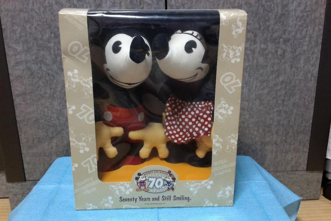 ディズニー、ミッキー＆ミニーぬいぐるみ70周年記念商品