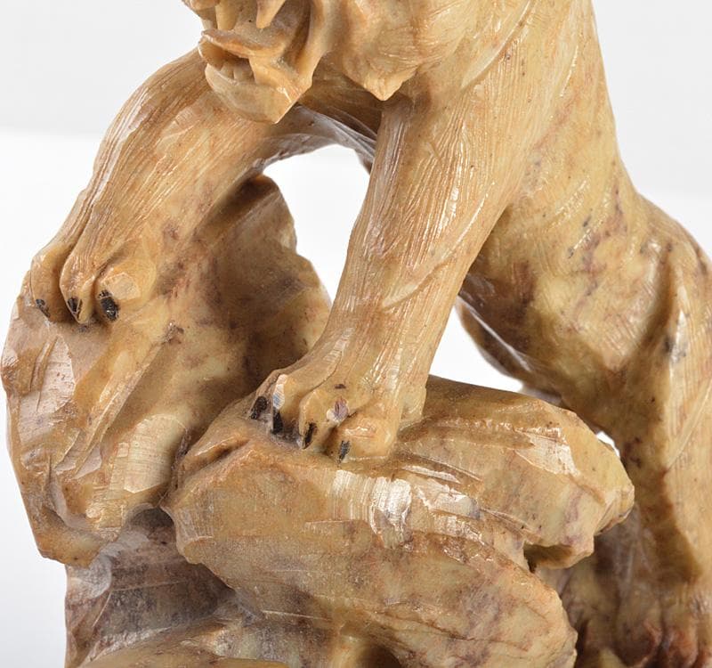 中国　玉石寿山石彫刻　神獣　置物　台付　M　R4786