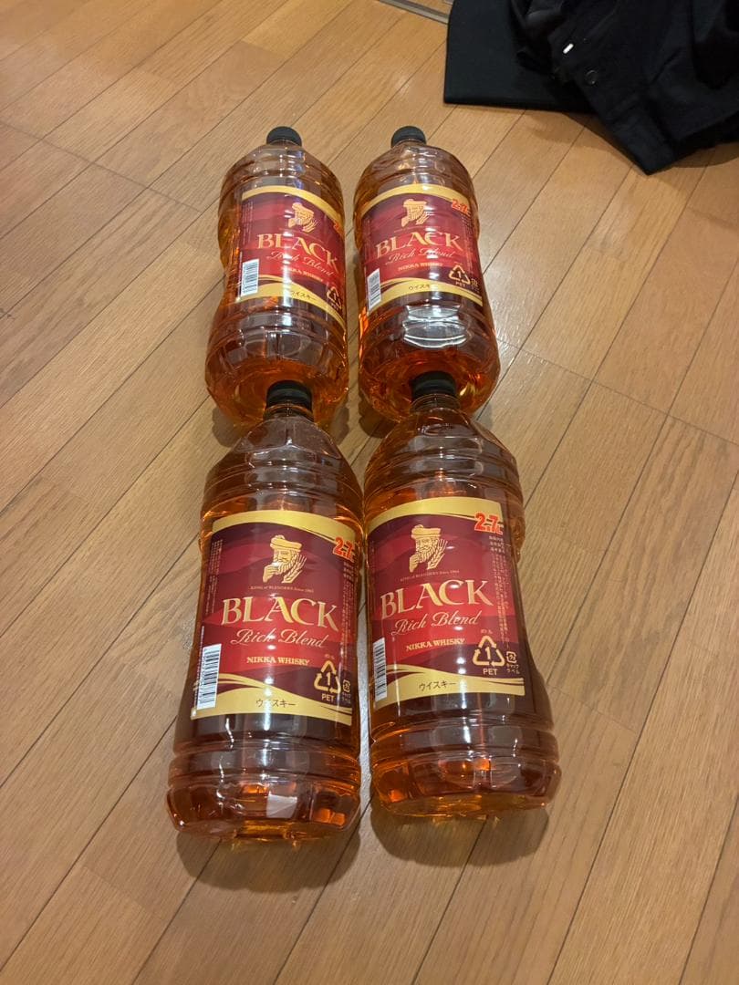 ウイスキー ブラックニッカ リッチブレンド 40度 2700ml　4本