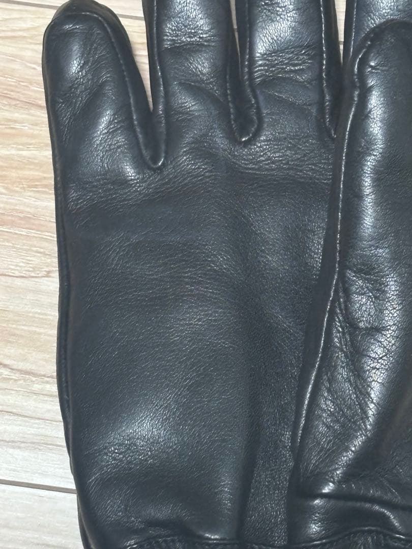 PRADA 三角プレート　ラムレザー　グローブ　手袋