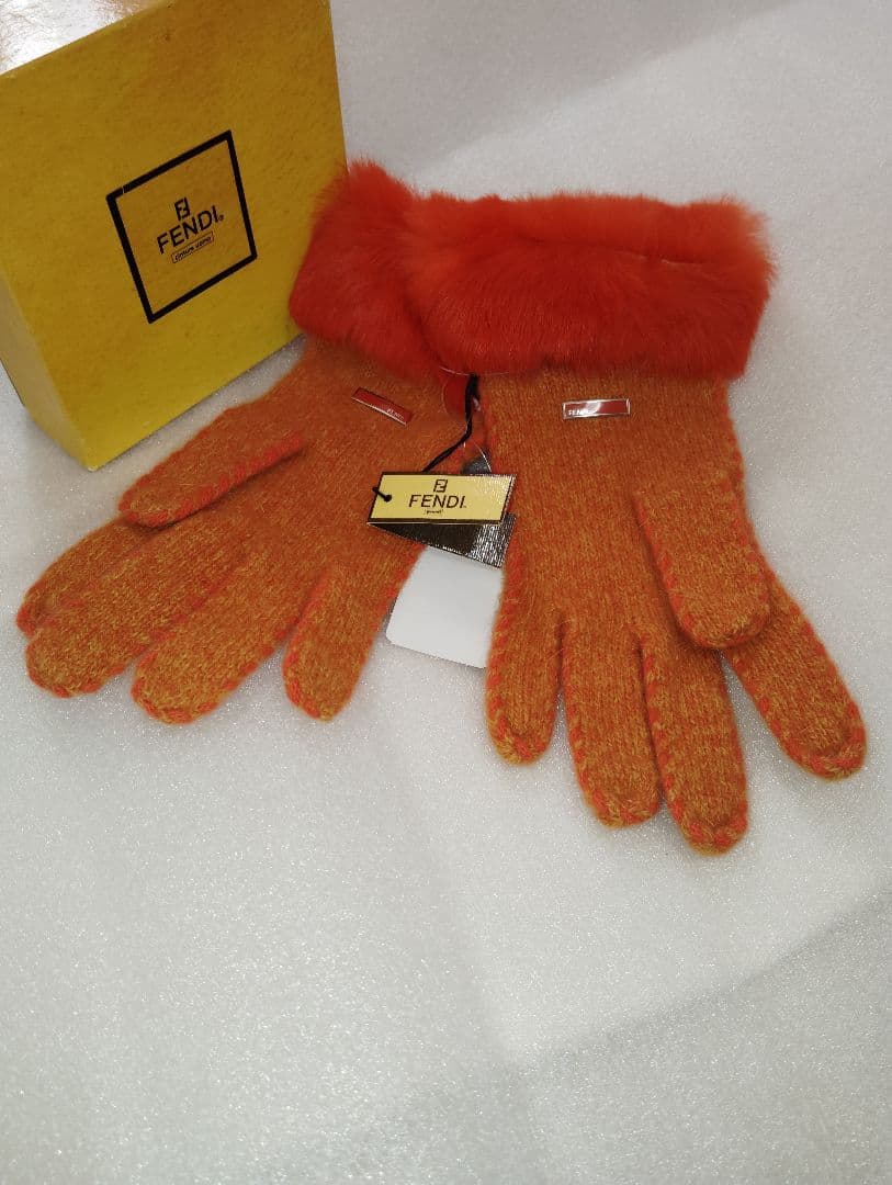 新品未使用タグ付 FENDI フェンディ ファー付手袋 オレンジ