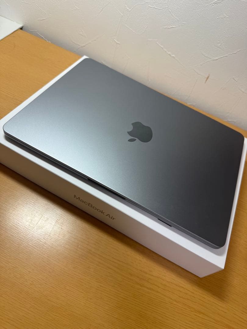 MacBook Air M2 (2022)スペースグレー 13.6インチ